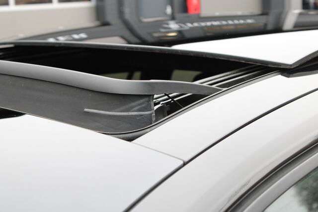 Opel ASTRA Sports Tourer 1.6 Turbo Plug In Hybrid Ultimate Edition Leder - Panoramadak - Adaptieve cruise control Head Up display - Sportstoelen - Complete uitvoering