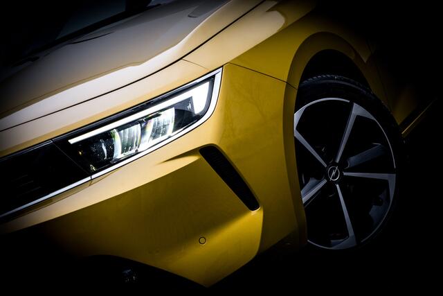 Opel ASTRA 1.2 130 Pk Business Elegance | LED | Carplay | Sportstoelen | Adap. cruise | Get. Glas | Stoelverw.