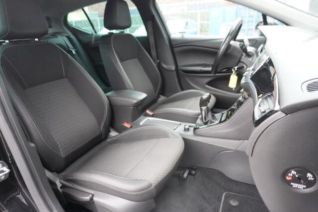 Opel ASTRA 1.4 Turbo Innovation / Trekhaak / Camera / Stoel- en stuurverwarming