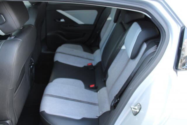 Opel ASTRA 1.2 Elegance