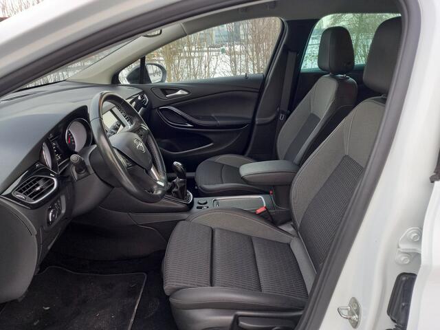 Opel ASTRA Sports Tourer 1.2 Design & Tech