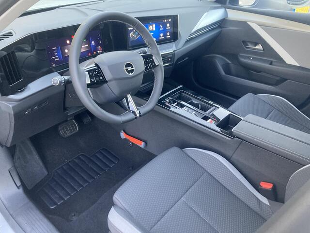 Opel ASTRA Electric 54 kWh Edition | Adaptive cruise control | Climate control | Parkeersensoren | Apple Carplay/ Android auto | 18" Lichtmetalen velgen |