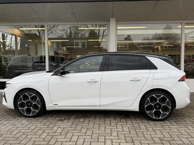 Opel ASTRA 1.6 Turbo Plug In Hybrid Ultimate | Automaat | Achteruitrij camera | Apple Carplay | Electronic climate controle | Elektrisch glazen Panorama Dak | Voorstoelen verwarmd | Navigatiesysteem |