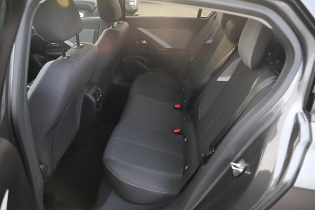 Opel ASTRA 1.2 Business Edition 110PK Virtual Cockpit AGR Stoelen Navigatie Achteruitrijcamera LED Carplay Android Airco Cruise Control Rijstrooksensor