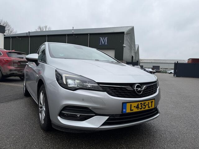 Opel ASTRA 1.4 Launch Elegance | AUTOMAAT | AGR STOELEN | CAMERA | STOEL- & STUURWIELVERWARMING | NAVIGATIE | GOED ONDERHOUDEN | AFNEEMBARE TREKHAAK | INCL. 12 MND BOVAG GARANTIE
