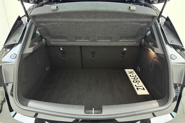Opel ASTRA 1.2 Business Elegance | Trekhaak | 1350KG Trekgewicht | Navigatie | Climate Control | Start/Stopknop | Parkeercamera Achter | Automatische Verlichting | Apple Carplay & Android Auto |