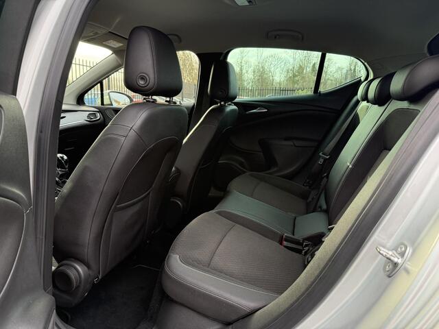 Opel ASTRA 1.4 Innovation 1e Eigenaar,150pk,Halfleder,Navi,Camera,6 Bak,Rijstrooksensor,Pdc V+A,Lm velgen,N.A.P,Apk tot 11-2026