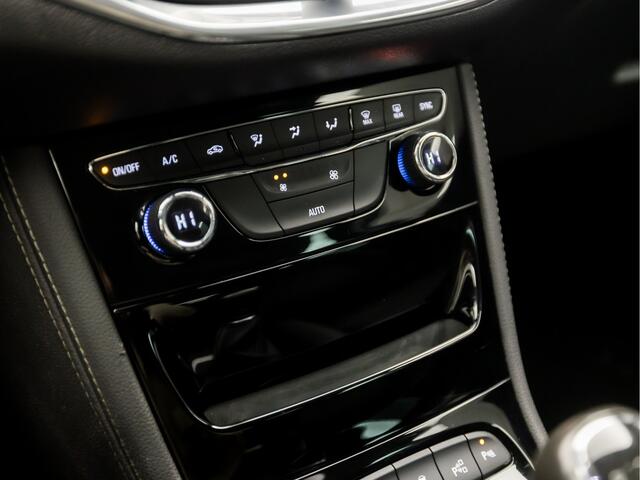 Opel ASTRA Sports Tourer 1.0 Innovation Sport (APPLE CARPLAY, GROOT NAVI, CLIMATE, LEDER, GETINT GLAS, SPORTSTOELEN, CAMERA, LM VELGEN, LED KOPLAMPEN, NIEUWSTAAT)