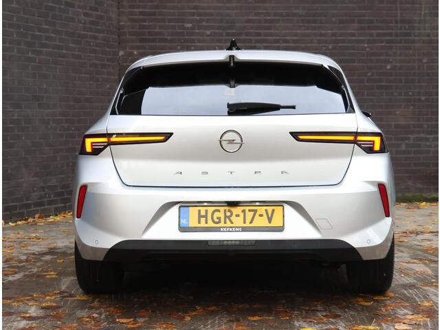 Opel ASTRA Business Edition 110PK | 1ste eigenaar | AppleCarPlay/AndroidAuto | Camera | Navigatie | FULL LED | Stoel/Stuur verwarmd | AGR Bestuurdersstoel | Adaptive CruiseControl | Isofix | Privacy Glass |