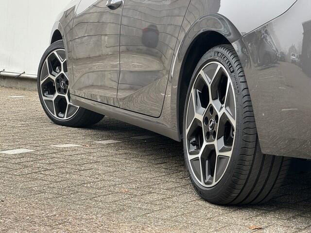 Opel ASTRA Sports Tourer 1.2 Turbo Hybrid GS met Schuifdak, 360-Camera, Alcantara, Winterpakket