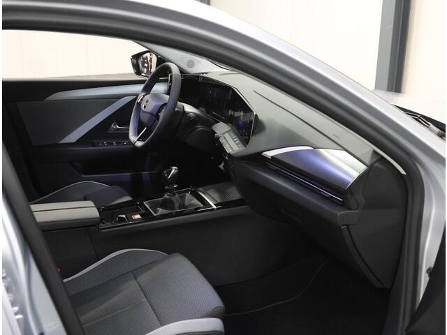 Opel ASTRA Sports Tourer 1.2 Business Edition 110PK | 1ste eigenaar | Navigatie | Climate Control | Adaptieve Cruise Control | Achteruitrijcamera | Parkeersensoren Voor + Achter | 16" Lichtmetalen Velgen | Verwarmbare Voorstoelen | Keyless Entry/Start | AppleCarplay