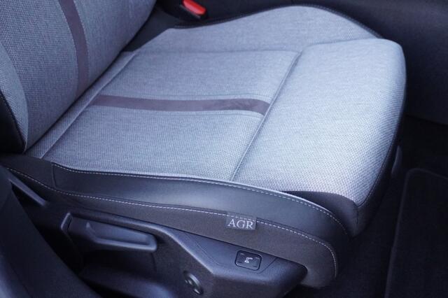 Opel ASTRA 1.2 Turbo 130pk Elegance / Camera / Stoel- en stuurverwarming / AGR-stoelen / Navi