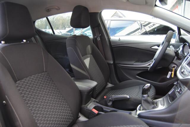 Opel ASTRA 1.2 Elegance | Winterpakket |Trekhaak | Apple Carplay