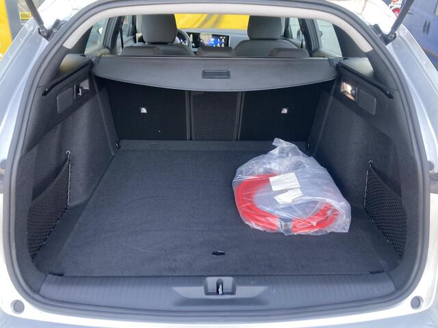 Opel ASTRA Electric 54 kWh Edition | DEMO | Adapt. Cruise control | Climate control | Parkeersensoren | Apple Carplay/ Android auto | 18" Lichtmetalen velgen