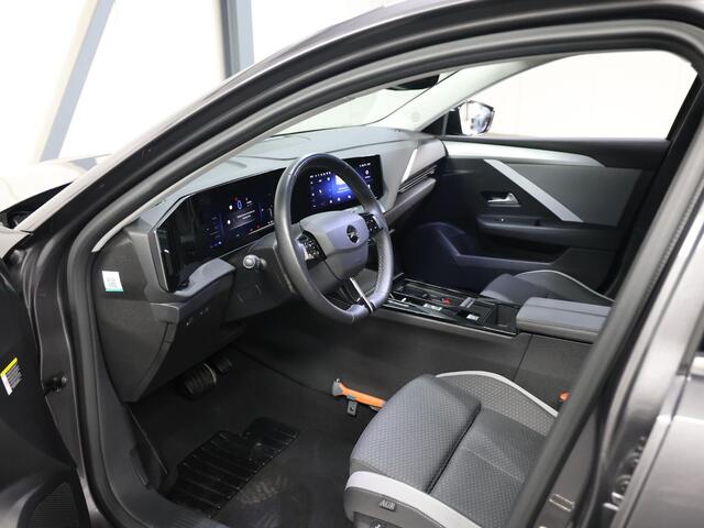 Opel ASTRA 180PK Hybrid Business Edition | 1ste eigenaar | Stuur/stoelverwarming | Camera | 17"LMV | Navigatie | Climate Control | Adaptieve Cruise Control | AppleCarplay/AndroidAuto | Isofix | Privacy Glass | Parkeersensoren |