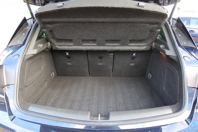 Opel ASTRA 1.4 T. INNOVATION, NAVI, CAMERA , APPLE CARPLAY , ENZ...