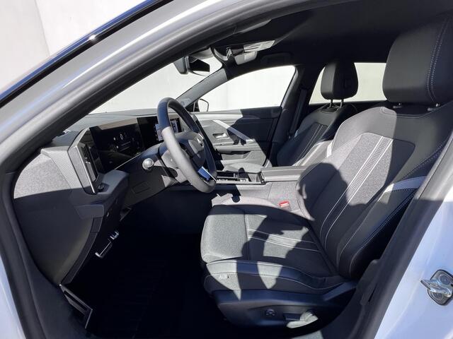 Opel ASTRA Sports Tourer 54 kWh GS Electric / Nieuw / Tot 8 jaar fabrieksgarantie mogelijk / WLTP 418 km / CCS snel laden / Warmte pomp / Camera 360° / Adaptieve CC / Dode hoek detectie / Navi / Apple Carplay Android / Stuur- & stoelverwarming / 18" LM wielen /