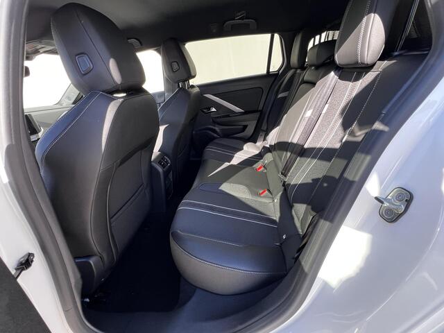 Opel ASTRA Sports Tourer 54 kWh GS Electric / Nieuw / Tot 8 jaar fabrieksgarantie mogelijk / WLTP 418 km / CCS snel laden / Warmte pomp / Camera 360° / Adaptieve CC / Dode hoek detectie / Navi / Apple Carplay Android / Stuur- & stoelverwarming / 18" LM wielen /