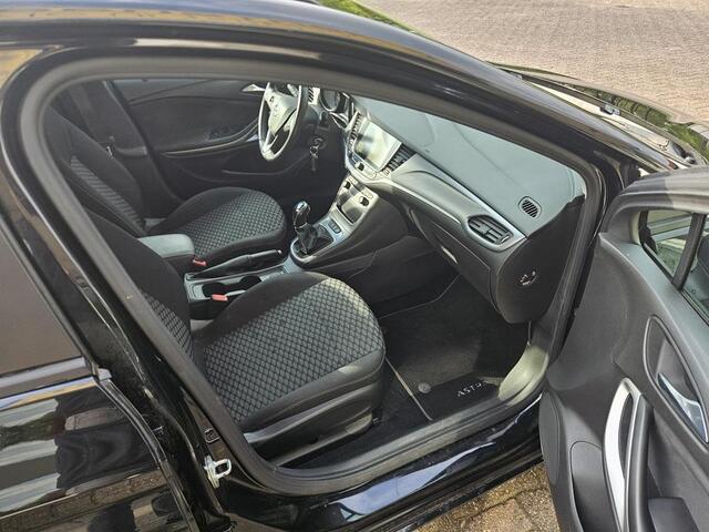 Opel ASTRA Sports Tourer 1.4 Business+