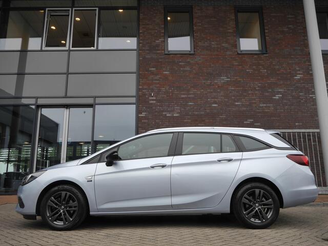 Opel ASTRA Sports Tourer 1.2 Edition 2020 | Stoel en stuurverwarming | Trekhaak | Lichtmetalen velgen | Navigatie | 130PK | Airco