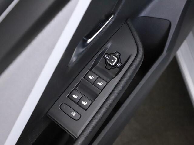 Opel ASTRA 1.2 Turbo Business Edition Winterpakket/Ad.Cruise /Agr/Camera/CarPlay/Nav/Ecc/Led