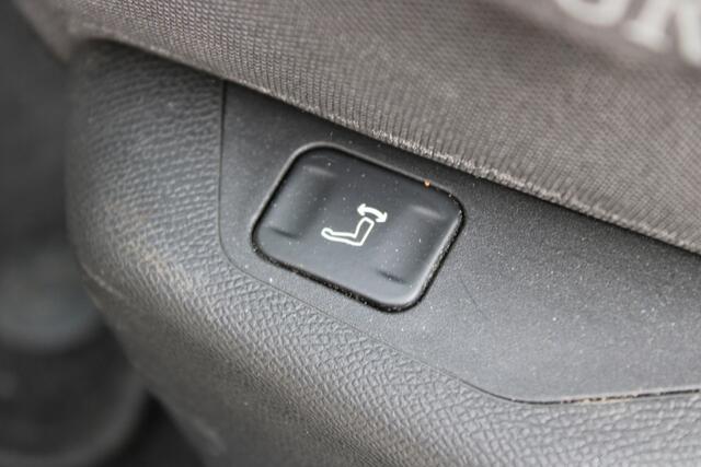 Opel ASTRA 1.6 Hybrid Business Edition