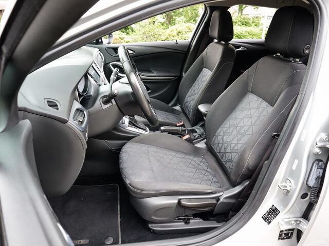 Opel ASTRA Sports Tourer 1.4 Turbo 120 Jaar Edition Keurig-Onderh. BOVAG-Garantie. NL-Auto.
