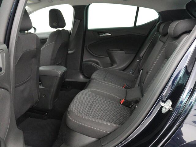 Opel ASTRA 1.0 Turbo 120 Jaar Edition Carplay | DAB radio | Bluetooth | Parkeerhulp | Navigatie | Cruise control | Climate control