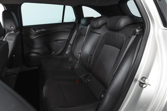 Opel ASTRA Sports Tourer 1.4 Turbo Innovation | Cruise | PDC | Camera | NAV + App.Connect | Auto.Airco | Afn. Trekhaak | Elek. Klep | LM 17" |