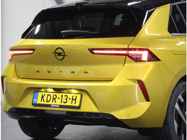 Opel ASTRA Electric 58 kWh 156PK Ultimate | 1ste eigenaar | AppleCarPlay/AndroidAuto | Schuifkanteldak | Head-Up Display | Navigatie | Adaptive Cruise Control | Keyless | AGR Stoelen | Stoel/Stuur/Voorruitverwarming | FULL LED | 360'Camera | Isofix | Privacy Glass |