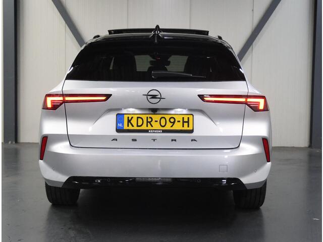 Opel ASTRA Electric 58 kWh 156PK Ultimate | 1ste eigenaar | AppleCarPlay/AndroidAuto | Schuifkanteldak | Head-Up Display | Navigatie | Adaptive Cruise Control | Keyless | AGR Stoelen | Stoel/Stuur/Voorruitverwarming | FULL LED | Camera | Isofix | Privacy Glass |