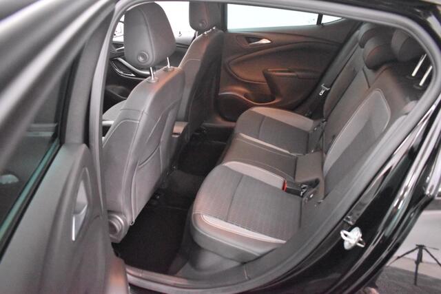 Opel ASTRA 1.2T. 110PK EDITION