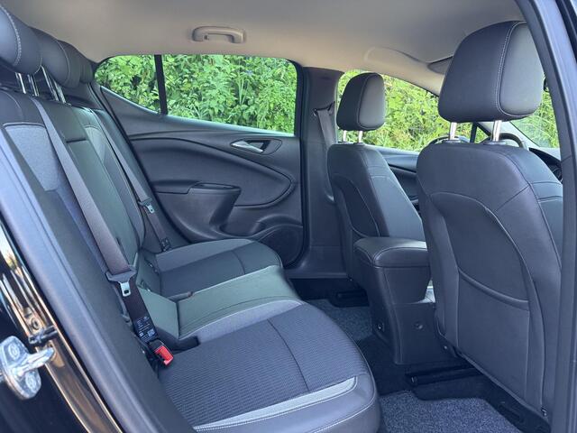 Opel ASTRA 1.2 Launch Elegance 2e Eigenaar,Camera,Stoelverw-Stuurverw,110pk,Navi,Carplay,Halfleder,Elekt.Stoel,6 Bak,Clima,Cruise,Lm velgen,Pdc V+A,N.A.P,Net beurt gehad,Apk tot 09-2028