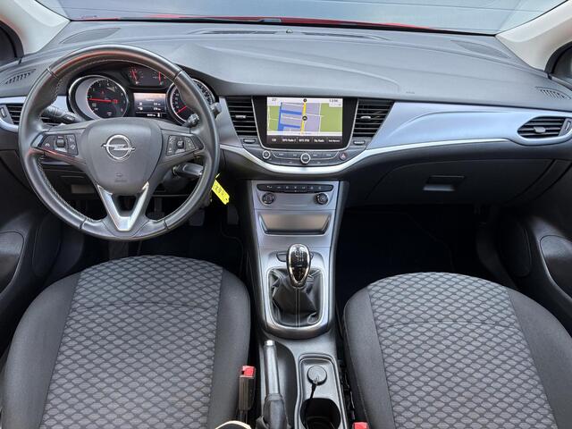 Opel ASTRA 1.4 Black Edition 2e Eigenaar,Carplay,150pk,Navi,6 Bak,Airco,Cruise,Lm velgen,Pdc,N.A.P,Nieuwe Apk bij Aflevering