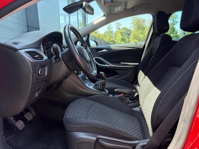 Opel ASTRA 1.4 Black Edition 2e Eigenaar,Carplay,150pk,Navi,6 Bak,Airco,Cruise,Lm velgen,Pdc,N.A.P,Nieuwe Apk bij Aflevering