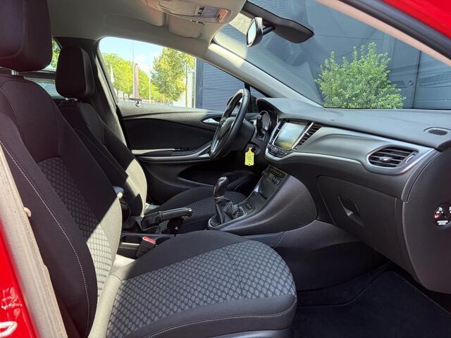 Opel ASTRA 1.4 Black Edition 2e Eigenaar,Carplay,150pk,Navi,6 Bak,Airco,Cruise,Lm velgen,Pdc,N.A.P,Nieuwe Apk bij Aflevering