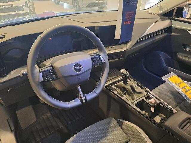 Opel ASTRA 1.2 Level 2