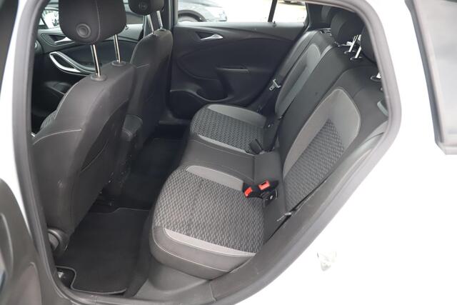 Opel ASTRA Sports Tourer 1.2 Business Executive 110PK Trekhaak Navigatie Achteruitrijcamera Carplay Android Climate & Cruise Control Donkere Ramen