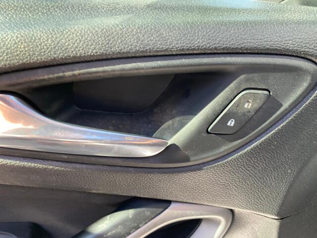 Opel ASTRA Sports Tourer 1.2 Business Edition