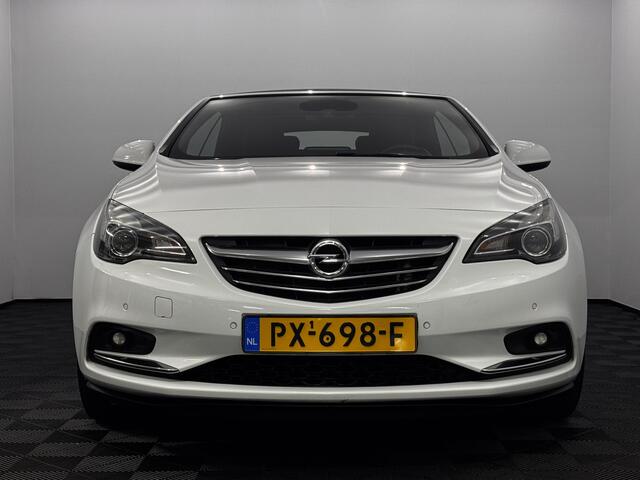 Opel CASCADA 1.4 Turbo ecoFLEX Innovation Airco, Navi, Parkeersensoren, Stoelverwarming, Cruise control, Lichtmetalen velgen