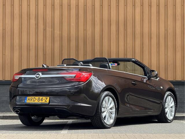 Opel CASCADA 1.6 Turbo Innovation | 170 PK! | Automaat | Stoelverwarming | Parkeersensoren | Navigatie | Cruise Control | 18" Lichtmetaal |