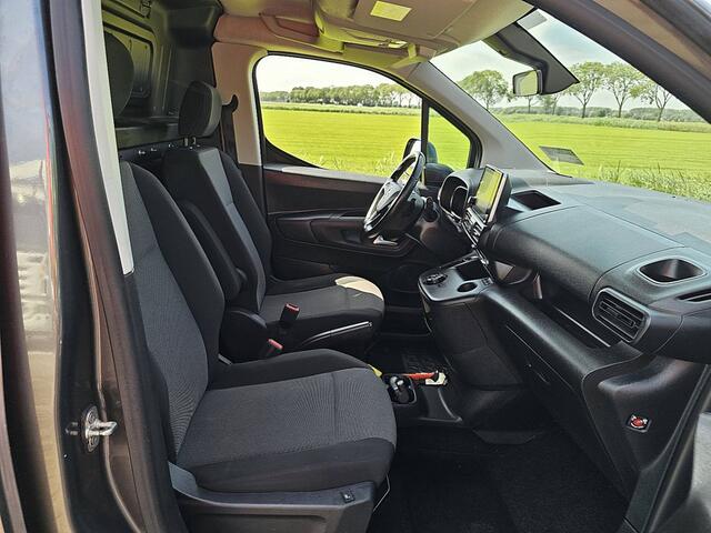 Opel COMBO 1.5D L2H1 Innovation Automaat Trekhaak 130Pk Bumpers-Kleur Camera ECC Oh-Historie!