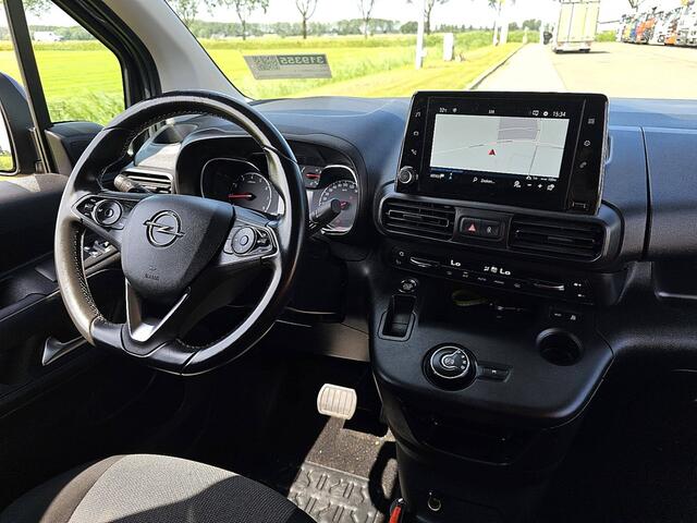 Opel COMBO 1.5D L2H1 Innovation Automaat Trekhaak 130Pk Bumpers-Kleur Camera ECC Oh-Historie!