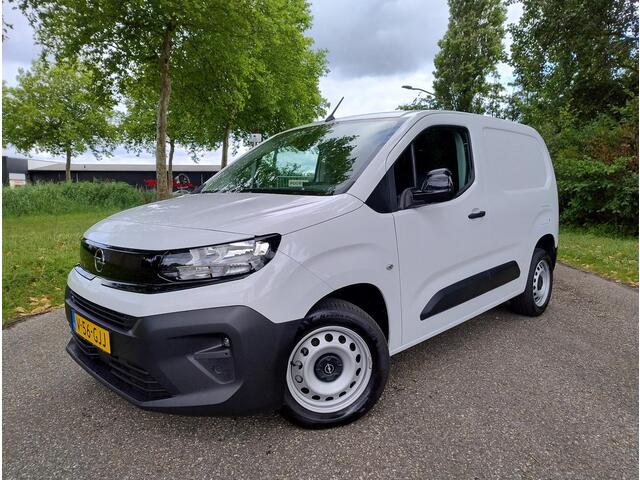 Opel COMBO L1 1.5 BlueHDi 100pk | 3-zits | Bestuurdersstoel comfort | Multifunctionele bank | Trekhaak voorbereiding | Houten afwerking laadruimte | Multimedia | Apple Carplay | Android Auto | DAB+ | Digital cockpit | Parkeersensoren achter | Mistlampen