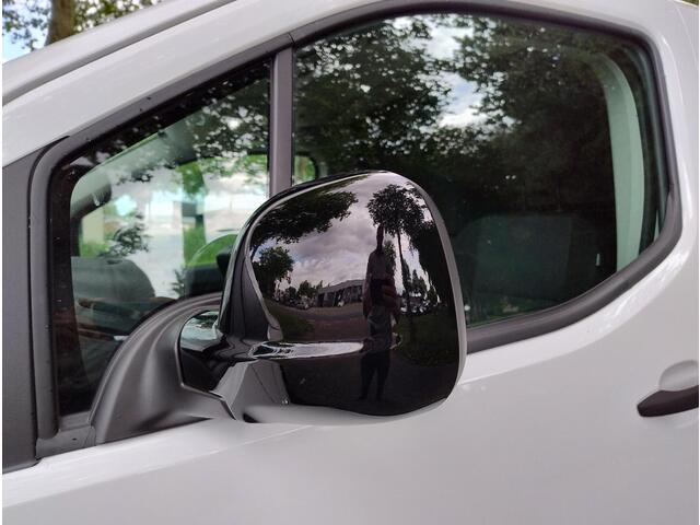 Opel COMBO L1 1.5 BlueHDi 100pk | 3-zits | Bestuurdersstoel comfort | Multifunctionele bank | Trekhaak voorbereiding | Houten afwerking laadruimte | Multimedia | Apple Carplay | Android Auto | DAB+ | Digital cockpit | Parkeersensoren achter | Mistlampen