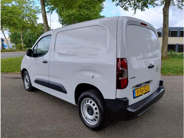 Opel COMBO L1 1.5 BlueHDi 100pk | 3-zits | Bestuurdersstoel comfort | Multifunctionele bank | Trekhaak voorbereiding | Houten afwerking laadruimte | Multimedia | Apple Carplay | Android Auto | DAB+ | Digital cockpit | Parkeersensoren achter | Mistlampen