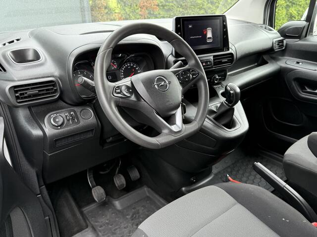 Opel COMBO 1.5D 102 PK / L2H1 / TREKHAAK / IMPERIAAL / AIRCO / CRUISE / NAVI / CARPLAY
