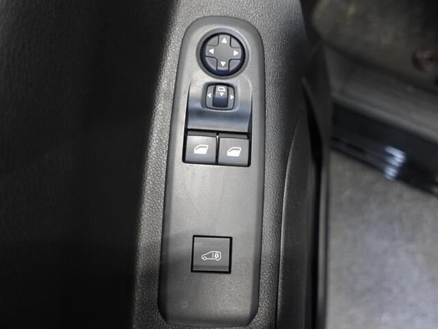Opel COMBO 130pk L1 Edition Automaat Airco Navigatie Trekhaak Cruise control