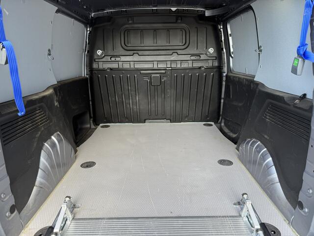 Opel COMBO Rolstoelauto / Scootmobielauto 1.5D L1H1 Innovation (Mooie frisse Combo Automaat met oprijplaat!)