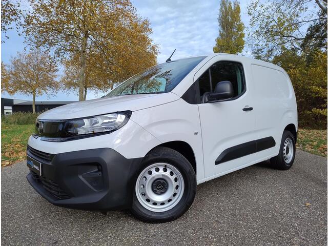 Opel COMBO Electric L1 150kWh 136pk | 8 jaar garantie | Houten afwerking laadruimte | Multimedia | Apple Carplay | Android Auto | Achteruitrijcamera | Parkeersensoren achter | Digital cockpit | Stuurwielbediening | Bestuurdersstoel comfort | Reservewiel | van ¤30.02